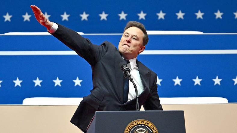 马斯克猛喷特朗普支出案:“让人厌恶”、支持的议员“可耻”